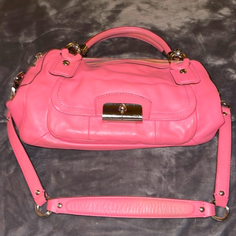 Coach Purse, pinkish salmon, divine soft coach leather , not a cheap bumpy one!